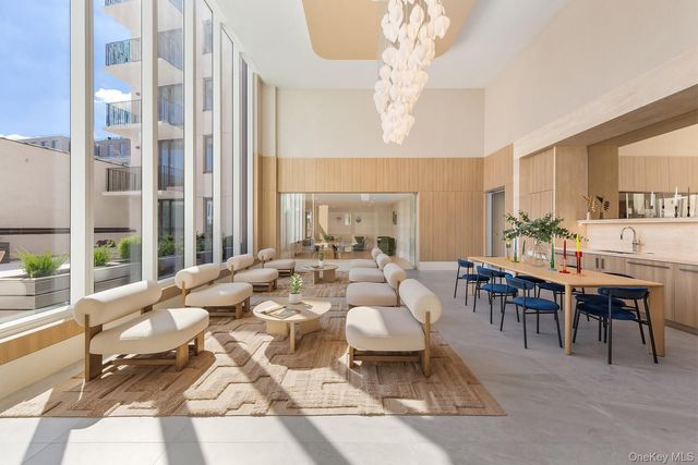 30-55 Vernon Boulevard 8D, Astoria, NY 11102