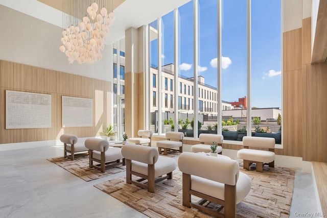 30-55 Vernon Boulevard 8D, Astoria, NY 11102