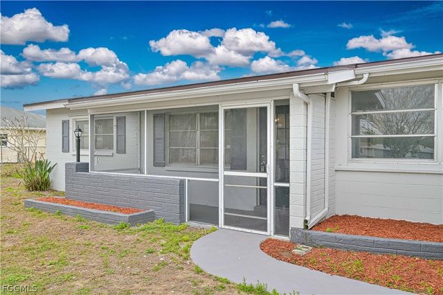 802 Taylor LN, Lehigh Acres, FL 33936