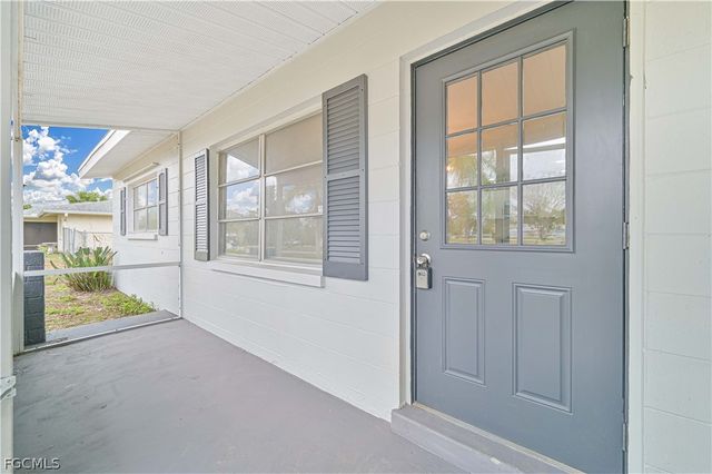 802 Taylor LN, Lehigh Acres, FL 33936