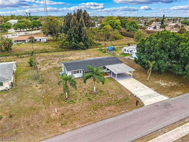 802 Taylor LN, Lehigh Acres, FL 33936