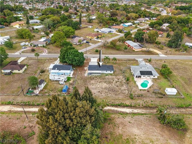 802 Taylor LN, Lehigh Acres, FL 33936