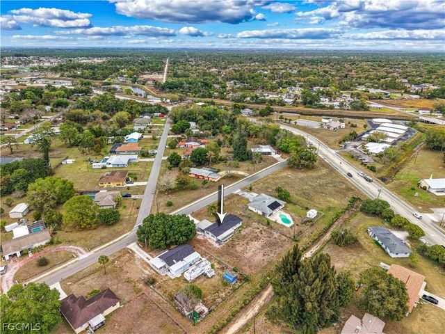 802 Taylor LN, Lehigh Acres, FL 33936