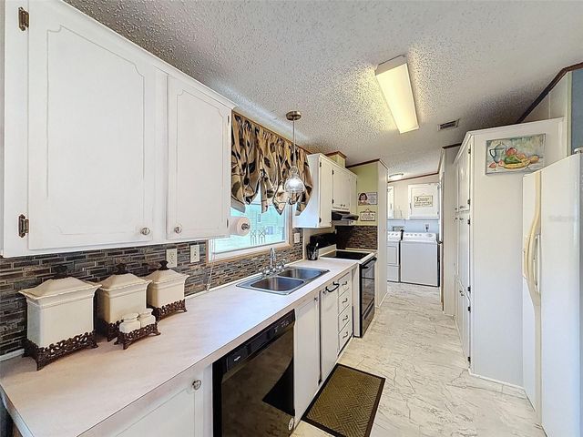 1717 FOX HILL DRIVE, Lakeland, FL 33810