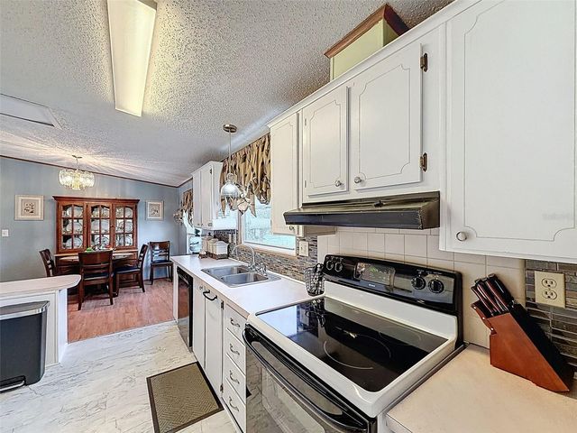 1717 FOX HILL DRIVE, Lakeland, FL 33810