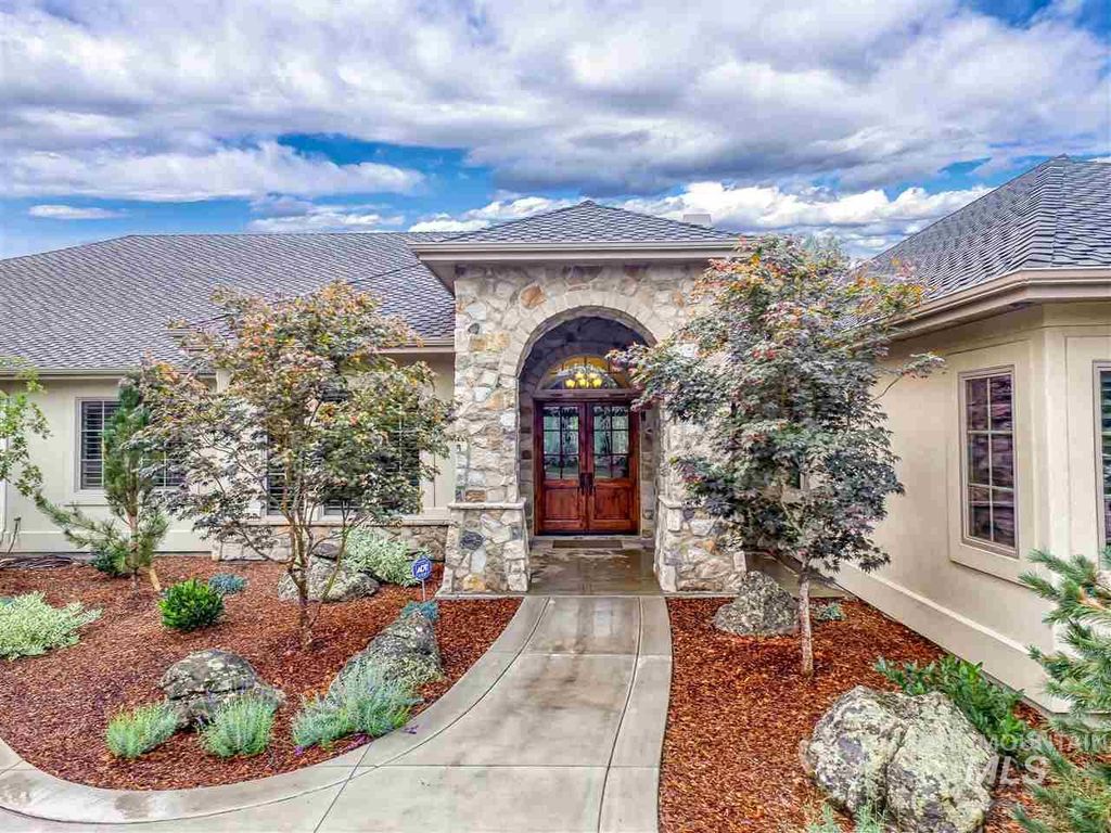 721 W Watermoor Ct, Eagle, ID 83616 photo 2