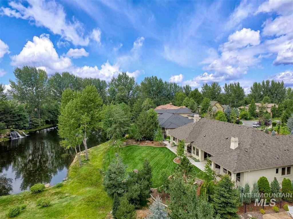 721 W Watermoor Ct, Eagle, ID 83616 photo 3