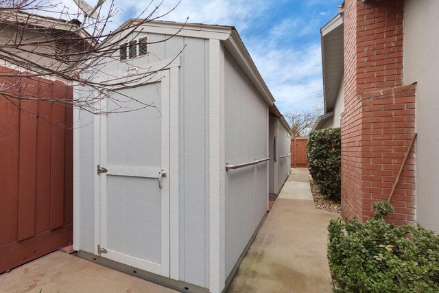 3721 Marigold Ln, Modesto, CA 95356