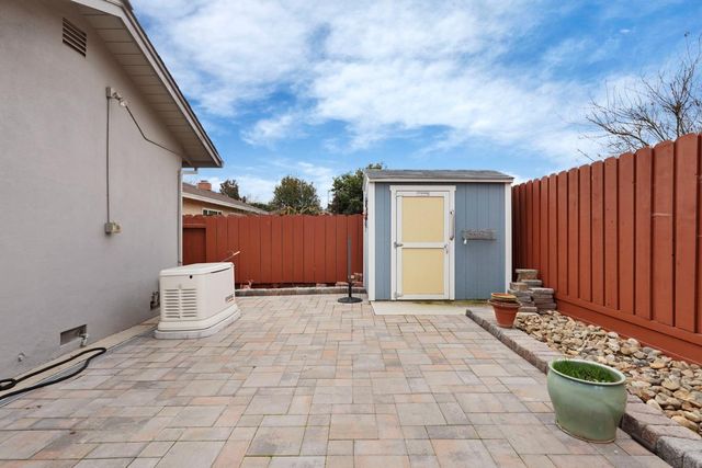 3721 Marigold Ln, Modesto, CA 95356