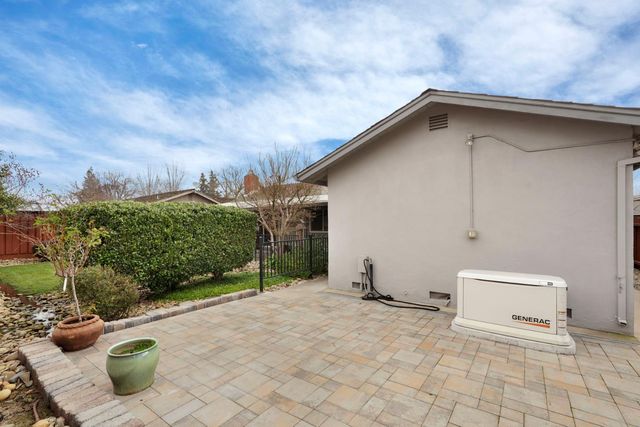 3721 Marigold Ln, Modesto, CA 95356