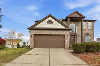 755 Lacosta Court, Pontiac, MI 48340