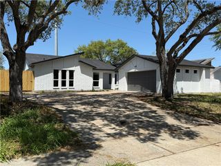 2413 Still Brook Dr, Corpus Christi, TX 78414