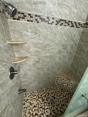 8401 18 Mile Road 112, Sterling Heights, MI 48313