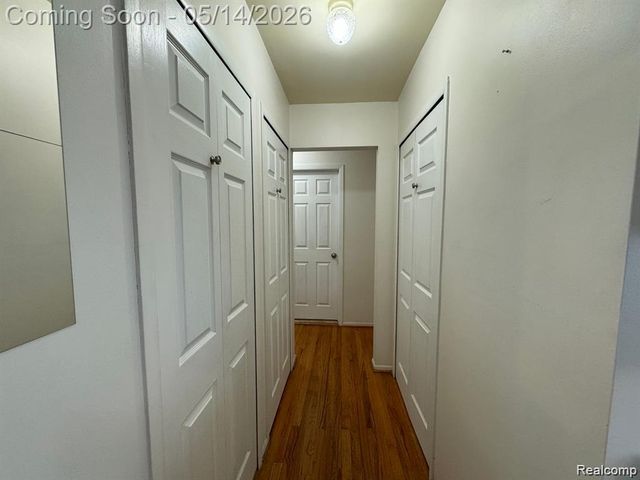 8401 18 Mile Road 112, Sterling Heights, MI 48313