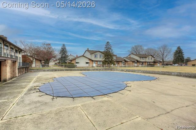 8401 18 Mile Road 112, Sterling Heights, MI 48313