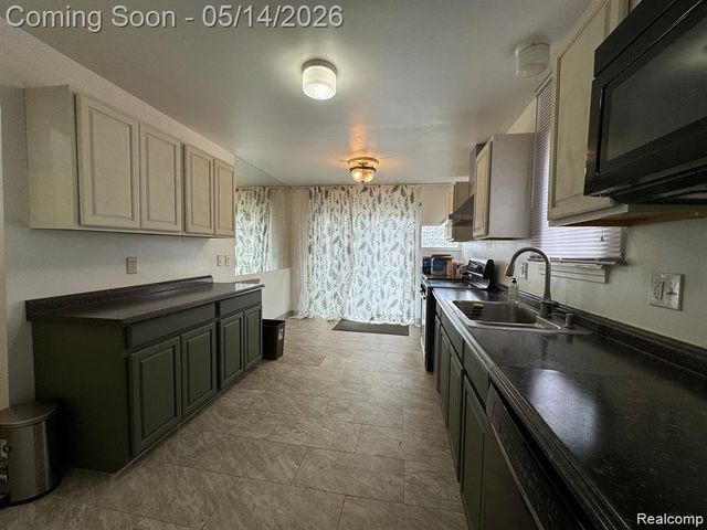 8401 18 Mile Road 112, Sterling Heights, MI 48313