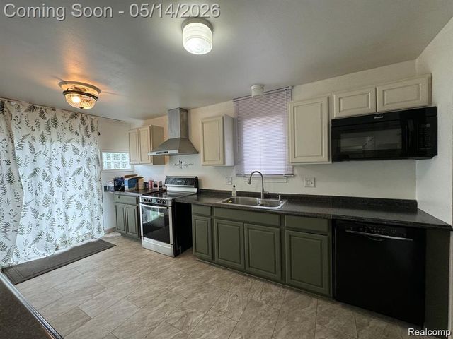8401 18 Mile Road 112, Sterling Heights, MI 48313