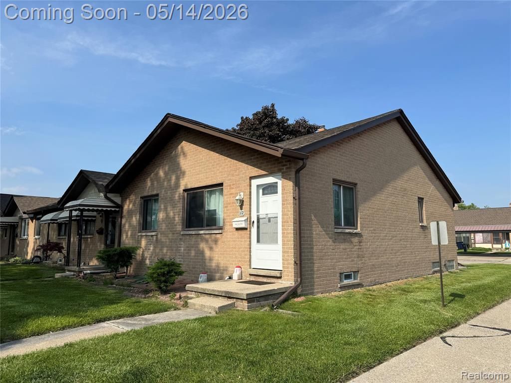 8401 18 Mile Road 112, Sterling Heights, MI 48313