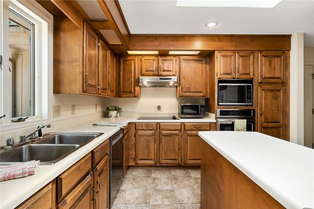 11 Captain Lane, Salem, SC 29676