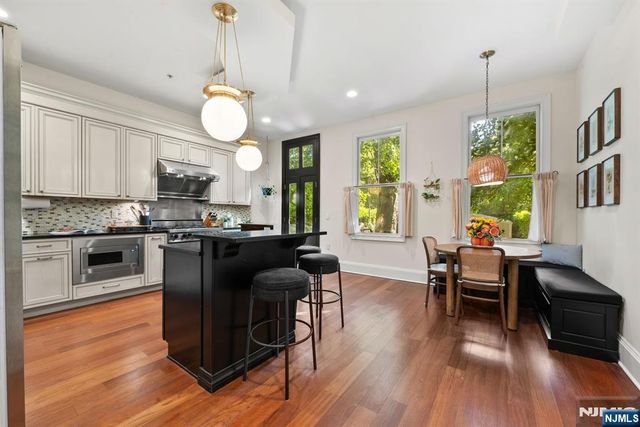 247 2nd Street 1, Jersey City, NJ 07302