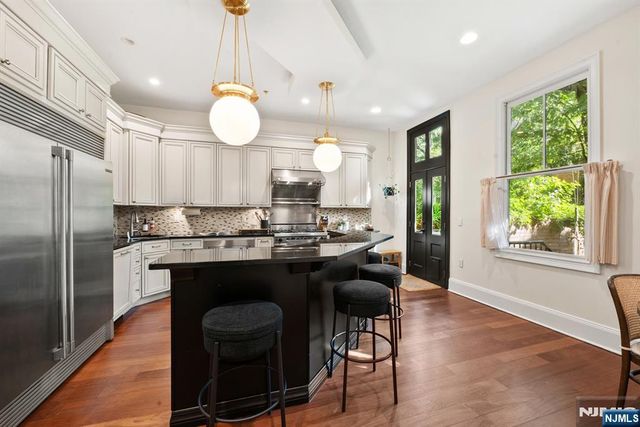 247 2nd Street 1, Jersey City, NJ 07302