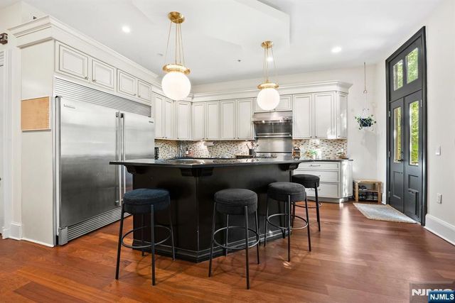 247 2nd Street 1, Jersey City, NJ 07302
