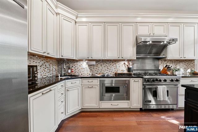 247 2nd Street 1, Jersey City, NJ 07302