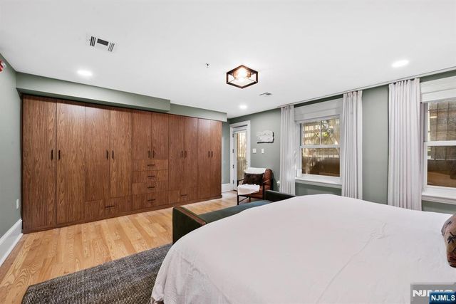 247 2nd Street 1, Jersey City, NJ 07302