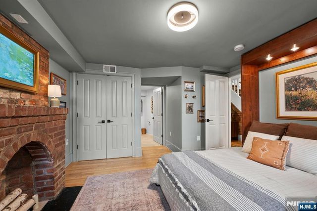 247 2nd Street 1, Jersey City, NJ 07302