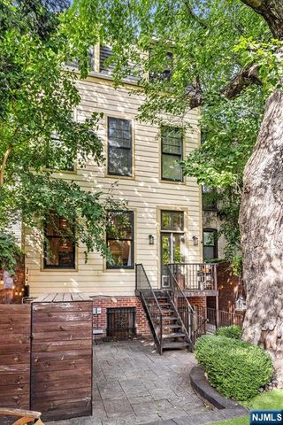 247 2nd Street 1, Jersey City, NJ 07302