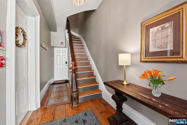247 2nd Street 1, Jersey City, NJ 07302
