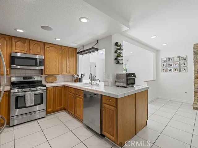 27214 Corry, Saugus, CA 91350
