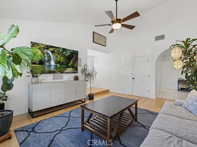 27214 Corry, Saugus, CA 91350