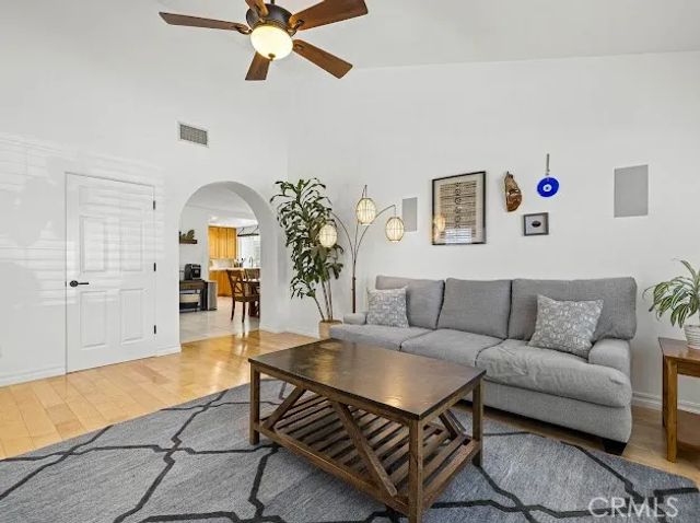 27214 Corry, Saugus, CA 91350
