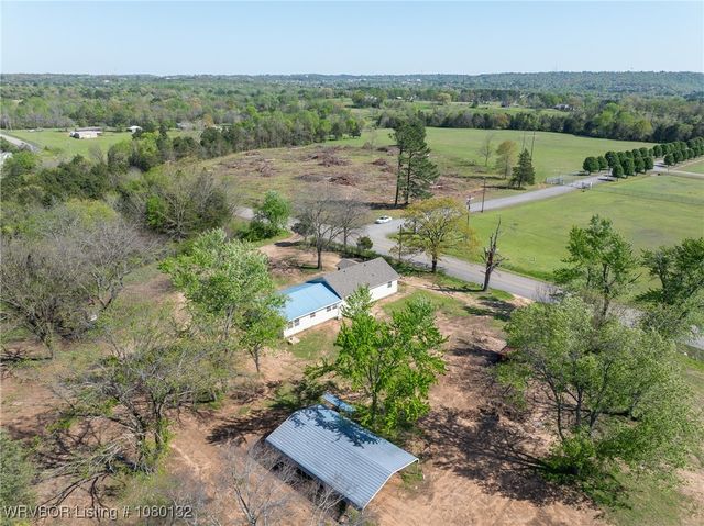 2436 Pine Hollow Road, Van Buren, AR 72956