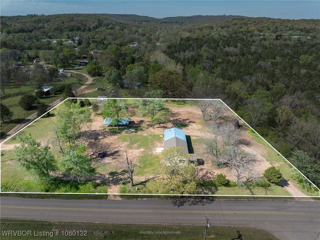 2436 Pine Hollow Road, Van Buren, AR 72956
