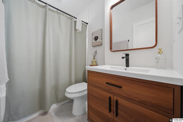 874 S 34th Street, Lincoln, NE 68510