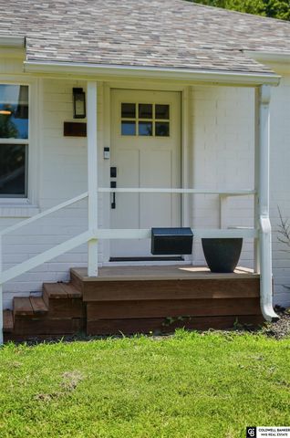874 S 34th Street, Lincoln, NE 68510