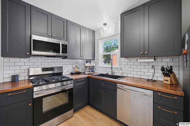 874 S 34th Street, Lincoln, NE 68510