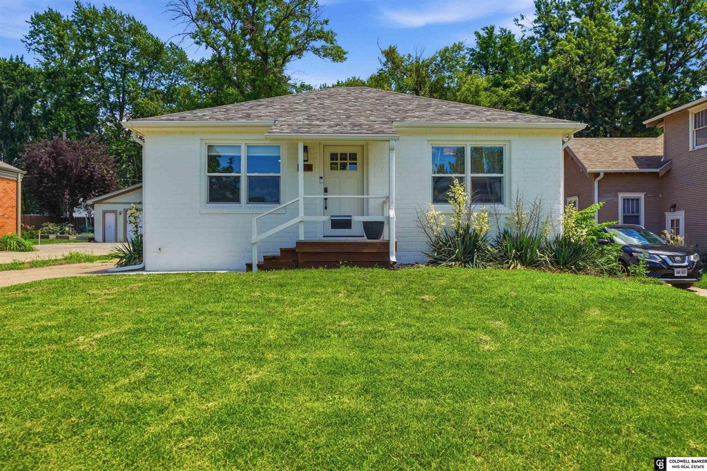 874 S 34th Street, Lincoln, NE 68510