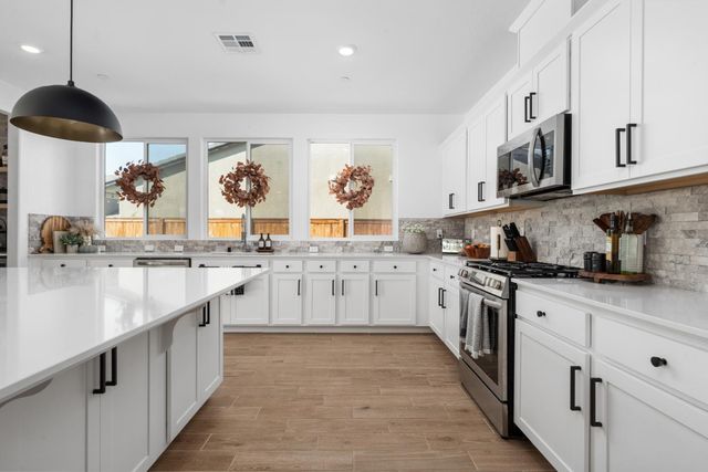 2212 N Argyle Avenue, Clovis, CA 93619