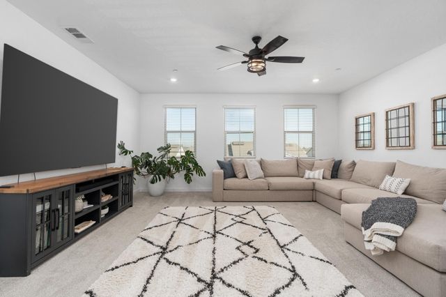 2212 N Argyle Avenue, Clovis, CA 93619