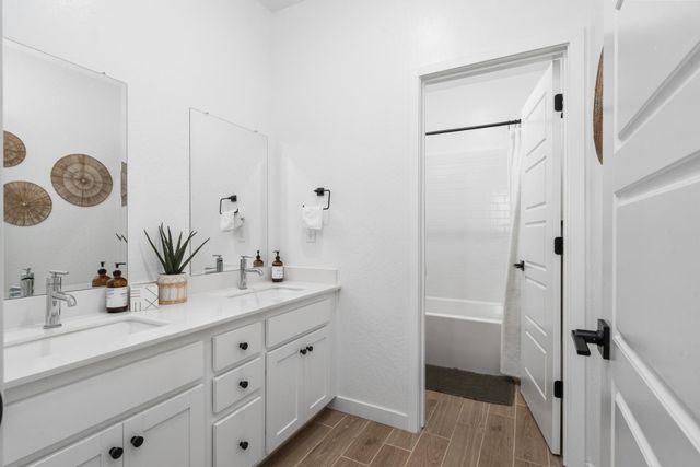 2212 N Argyle Avenue, Clovis, CA 93619