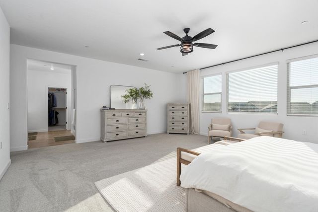 2212 N Argyle Avenue, Clovis, CA 93619