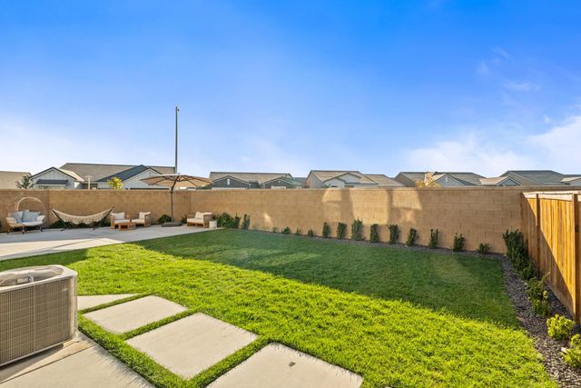 2212 N Argyle Avenue, Clovis, CA 93619