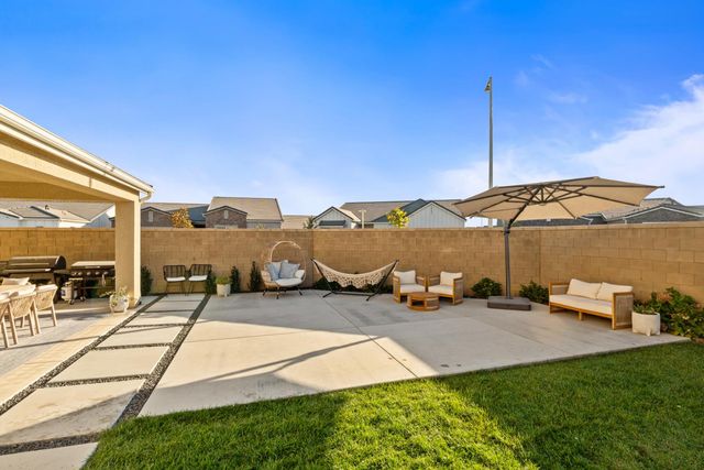 2212 N Argyle Avenue, Clovis, CA 93619