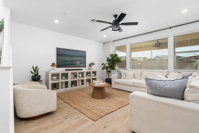 2212 N Argyle Avenue, Clovis, CA 93619