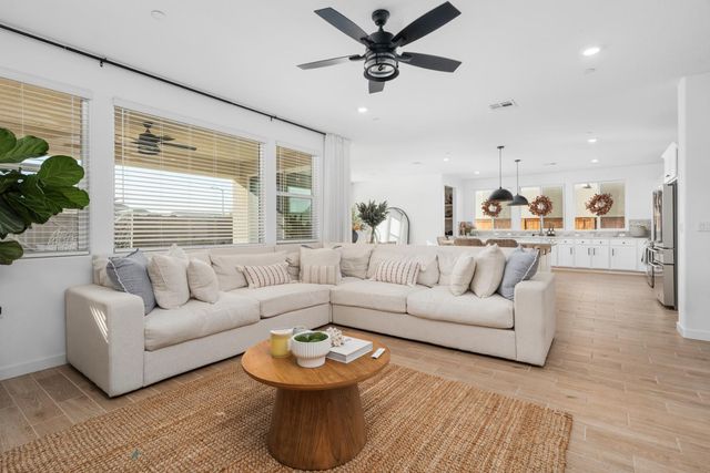 2212 N Argyle Avenue, Clovis, CA 93619
