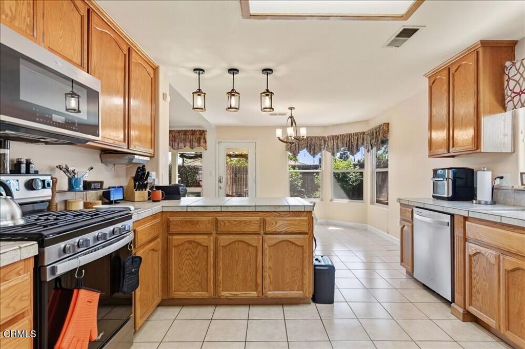 Image 17 of property listing at 5813 Ragusa Lane, Bakersfield, CA 93308