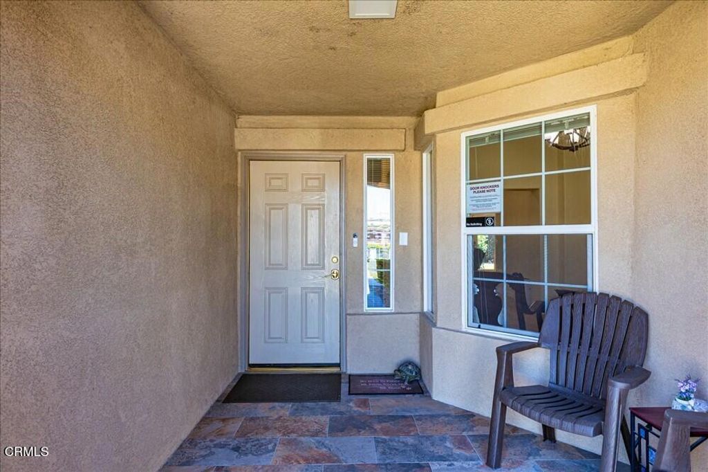 Image 3 of property listing at 5813 Ragusa Lane, Bakersfield, CA 93308